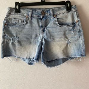 AEROPOSTALE Light Wash Ripped Midi Jean Shorts!